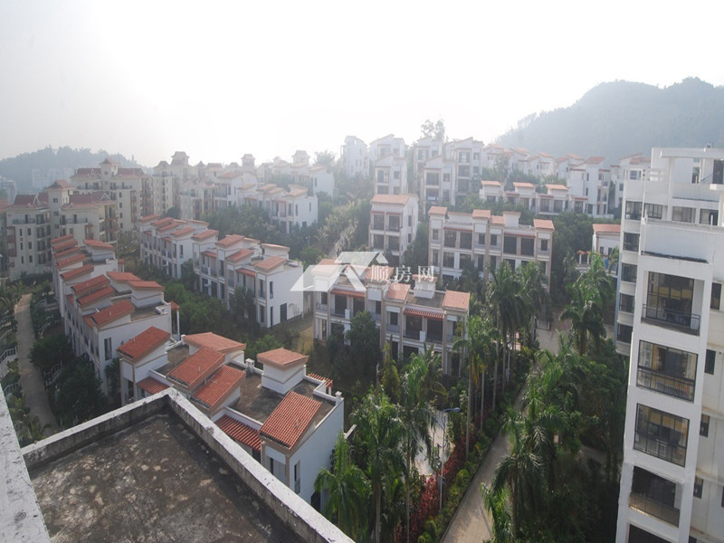 山水云间隆阁温泉山庄